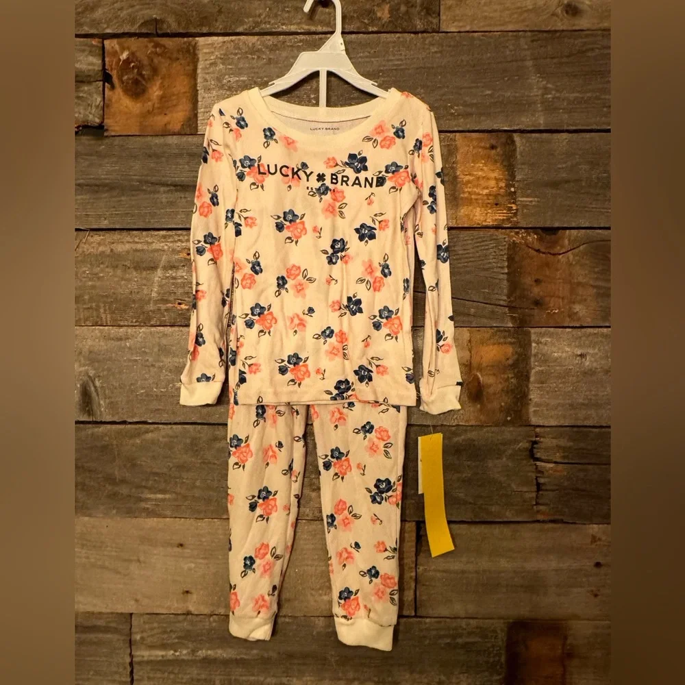 NWT Lucky Brand girls floral print Pajamas size 6